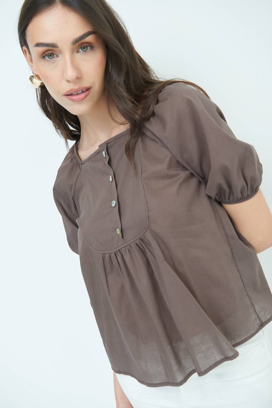 Kikisix CAMICIA CON BOTTONCINI DAV. COTONE COFFEE Vendita Calda