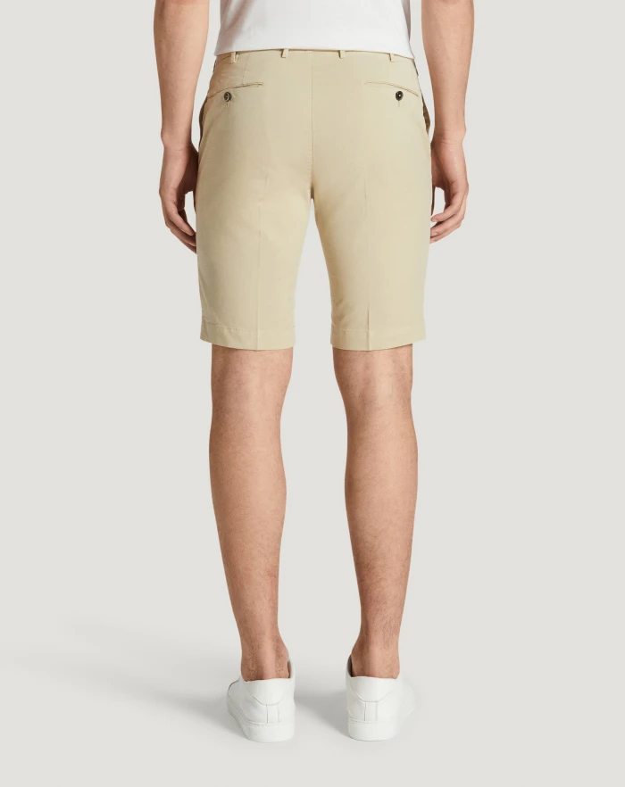 Pantaloni Torino Bermuda in gabardina stretch Fino Al -60%