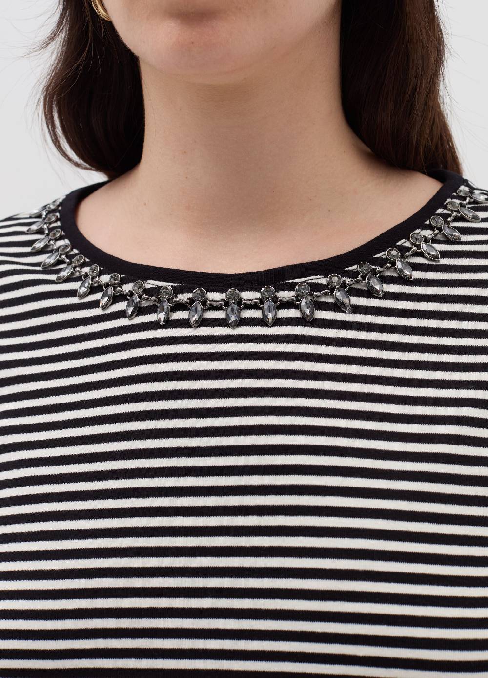 MYA T-shirt con applicazione gioiello Curvy Soddisfazione Garantita